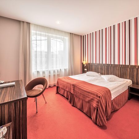 Rija Vef Hotel With Free Parking Riga Exterior photo