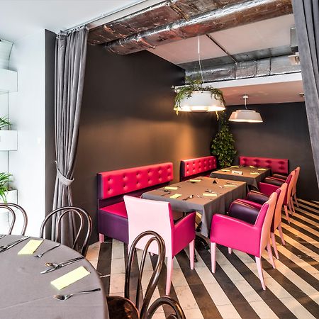 Rija Vef Hotel With Free Parking Riga Exterior photo