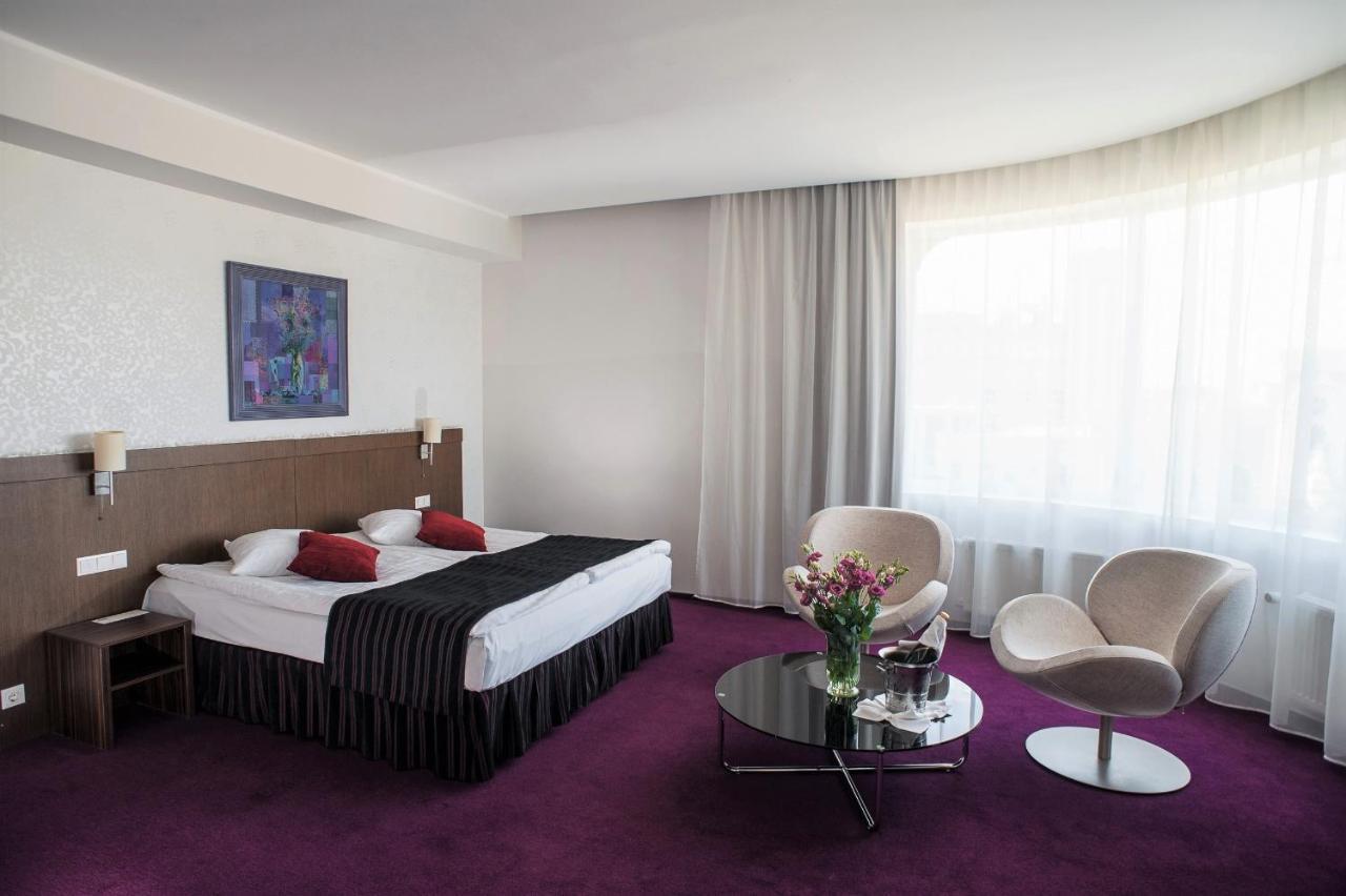 Rija Vef Hotel With Free Parking Riga Exterior photo