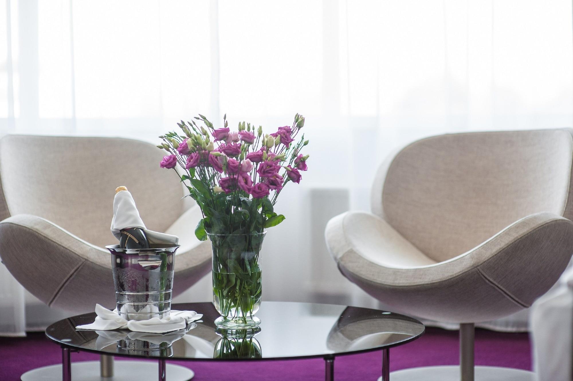 Rija Vef Hotel With Free Parking Riga Exterior photo