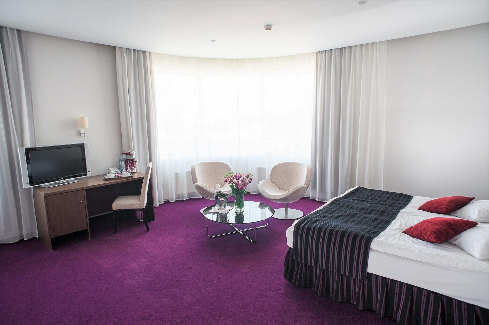 Rija Vef Hotel With Free Parking Riga Exterior photo