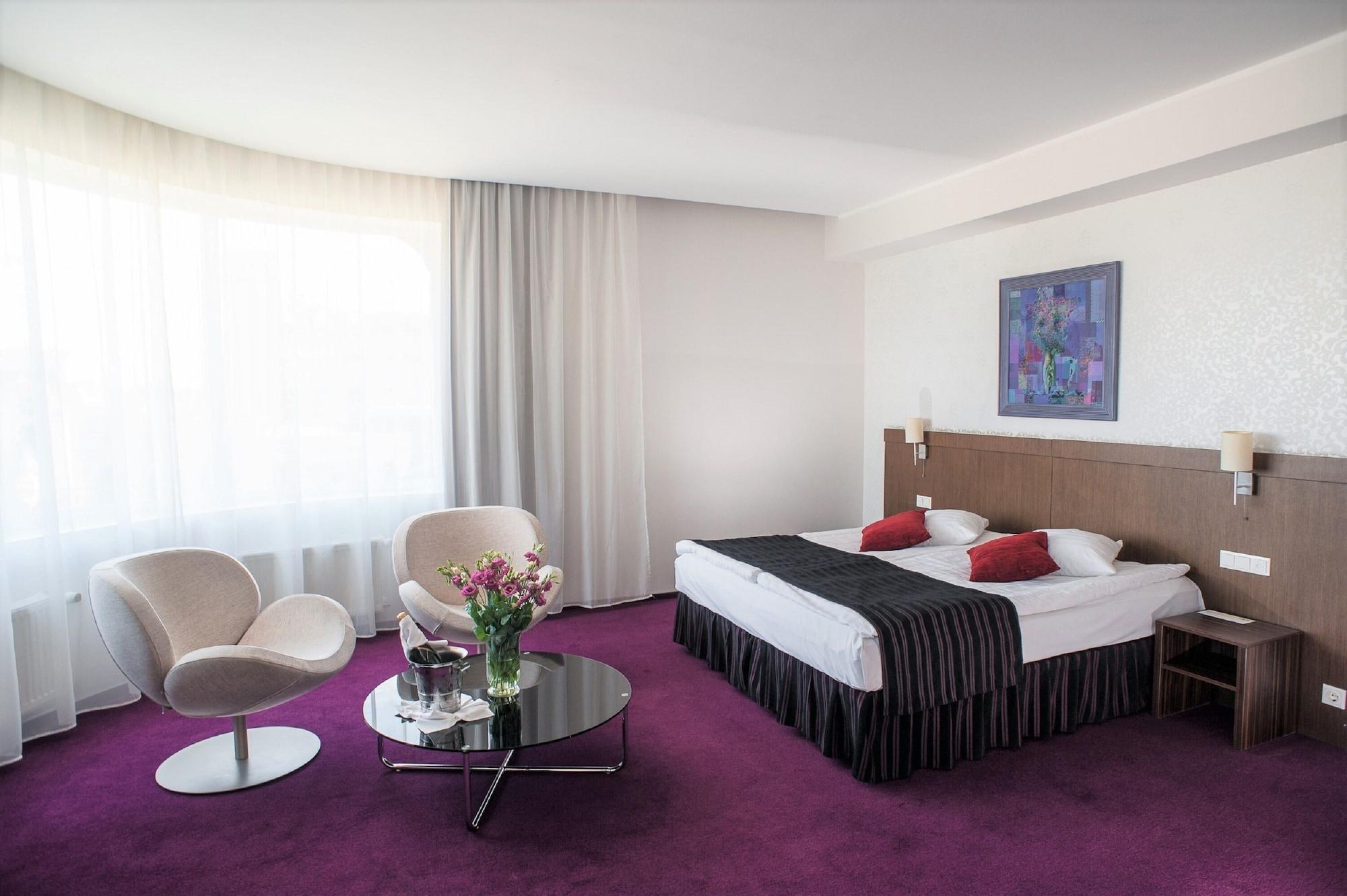 Rija Vef Hotel With Free Parking Riga Exterior photo
