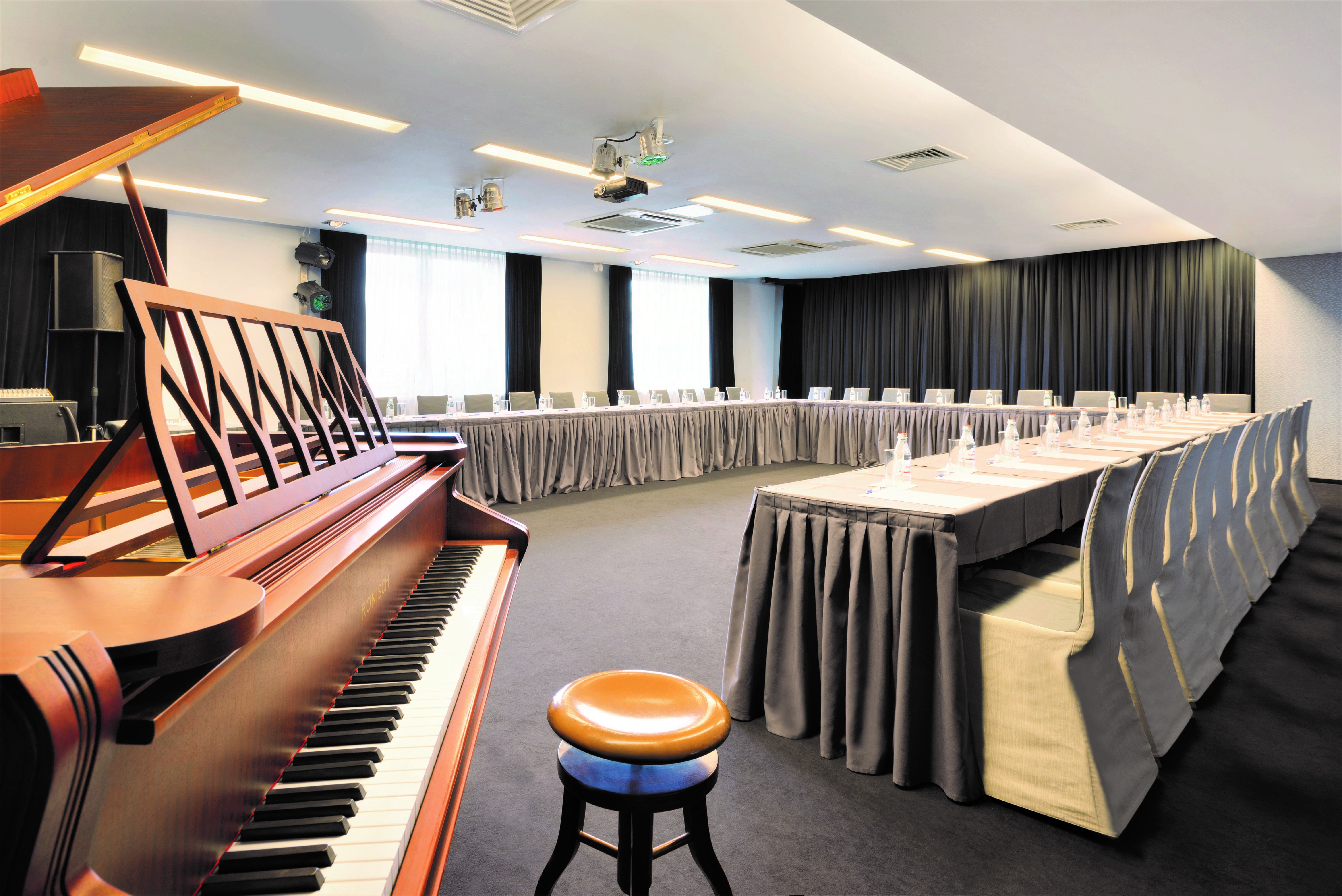 Rija Vef Hotel With Free Parking Riga Exterior photo