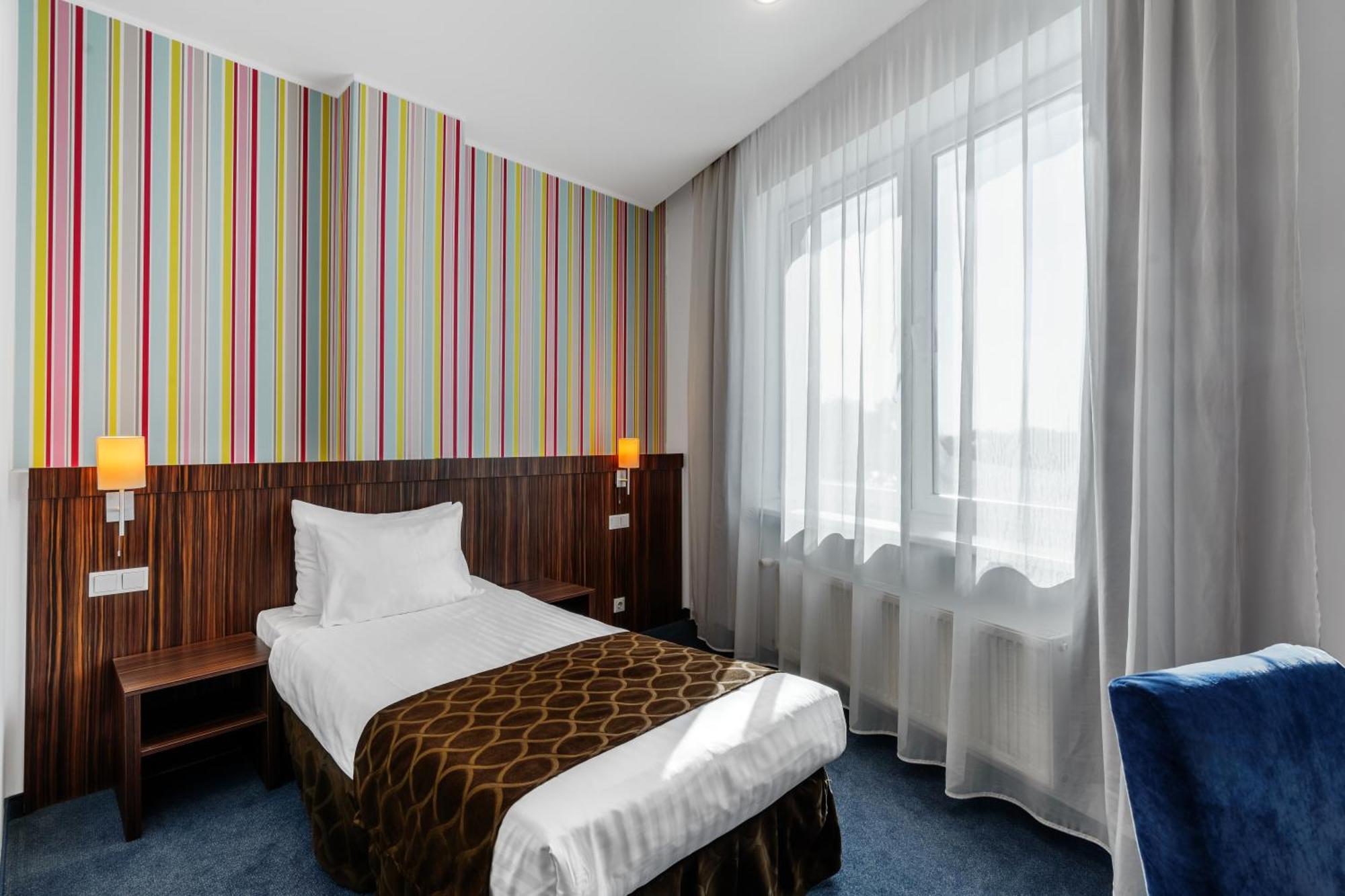 Rija Vef Hotel With Free Parking Riga Exterior photo