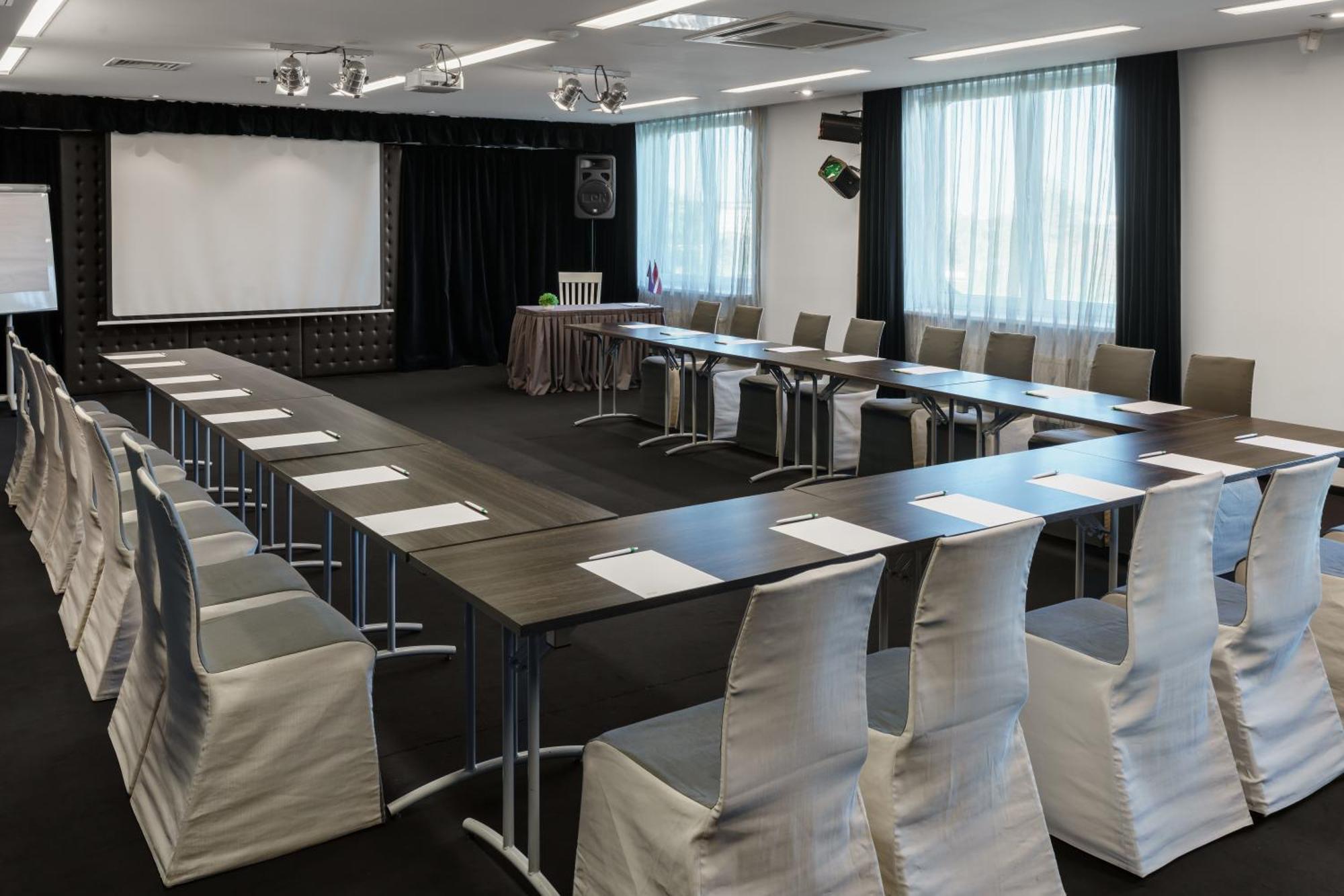 Rija Vef Hotel With Free Parking Riga Exterior photo