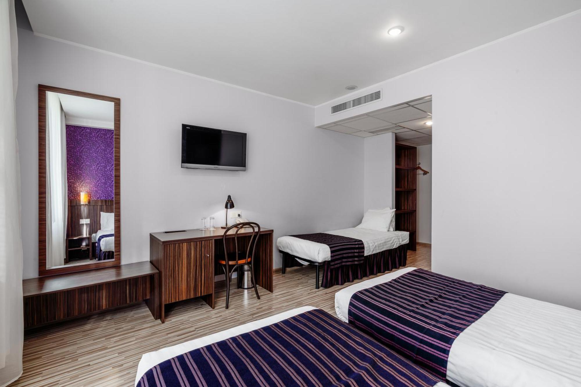 Rija Vef Hotel With Free Parking Riga Room photo